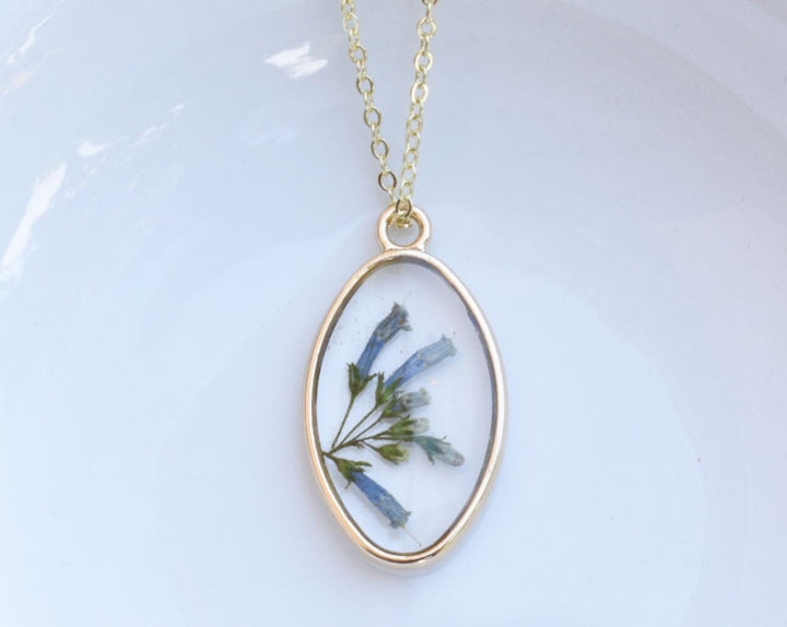Custom Pressed Flower Resin Necklace: Personalized Keepsake Jewelry