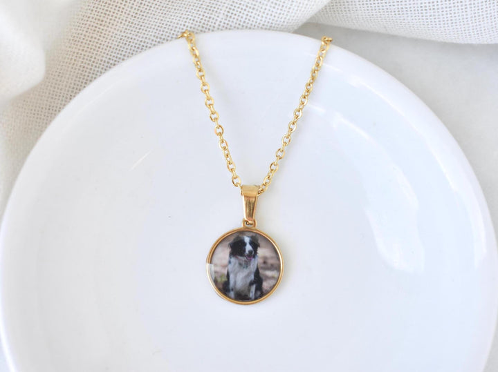 Custom Dog Photo Necklace – Personalized Gift Pet Portrait Jewelry – Keepsake for Dog Lovers