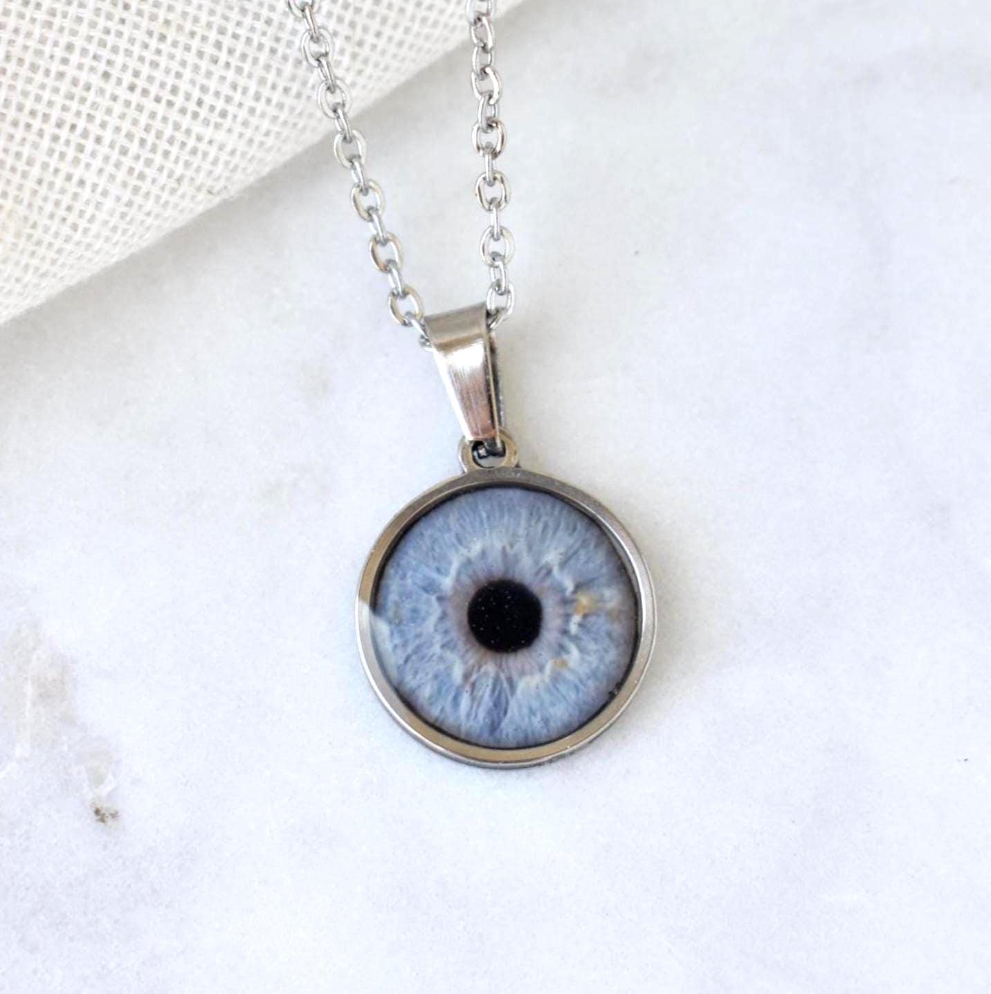Custom Iris Eye Resin Necklace – Personalized (made to order) Iris Portrait Jewelry, Cat Eye, Pet Eye, etc.
