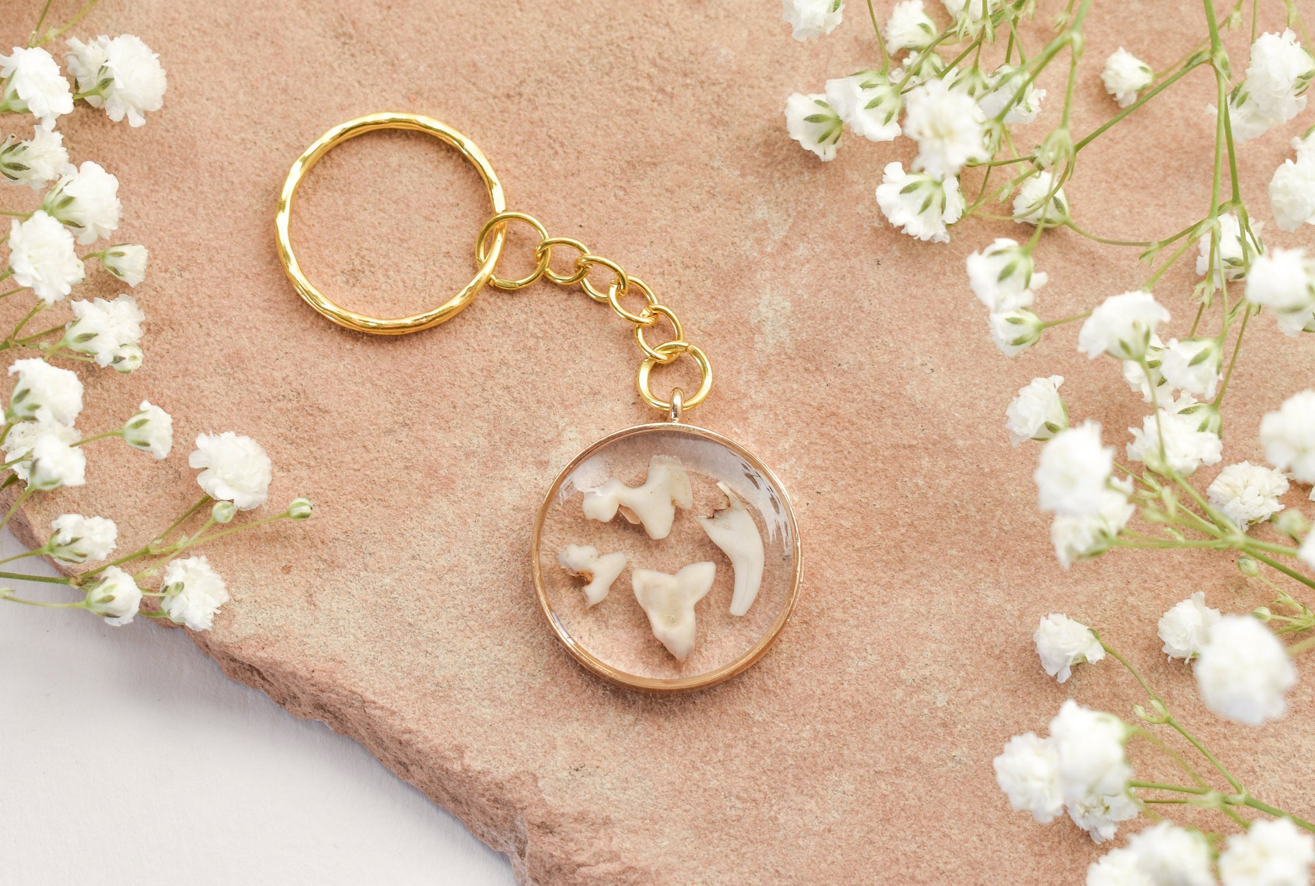 Custom Pet Tooth Keychain – Personalized Memorial Jewelry – Dog Tooth or Cat Tooth Keepsake – Handmade Resin Keychain
