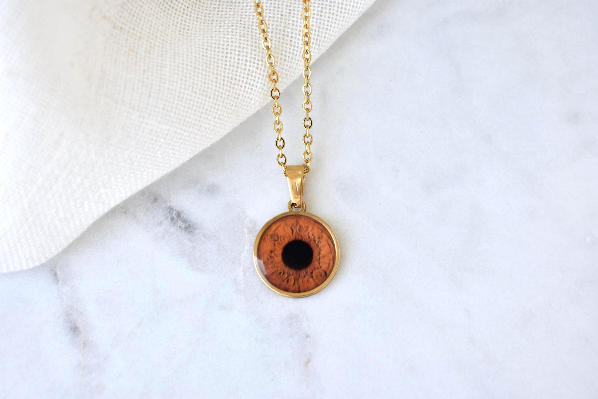 Custom Iris Eye Resin Necklace – Personalized (made to order) Iris Portrait Jewelry, Cat Eye, Pet Eye, etc.