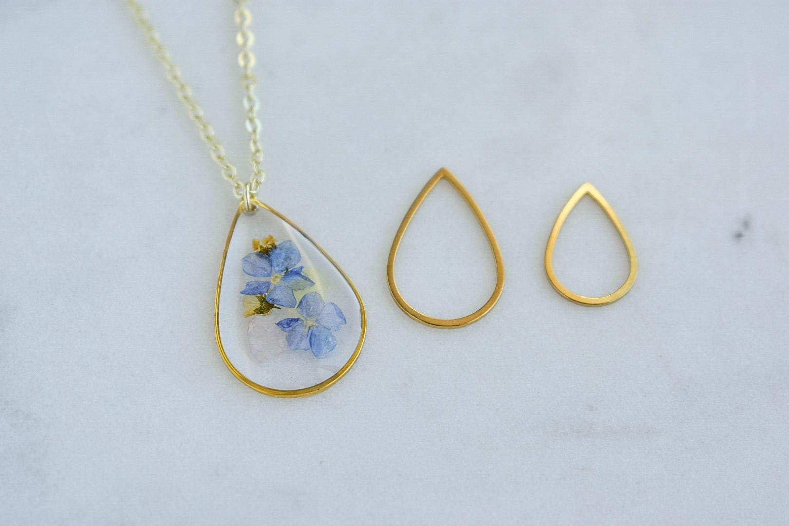 Custom Wedding Jewelry Set, Handmade Resin Necklace and Earrings with Pressed Flower Bridal Bouquet