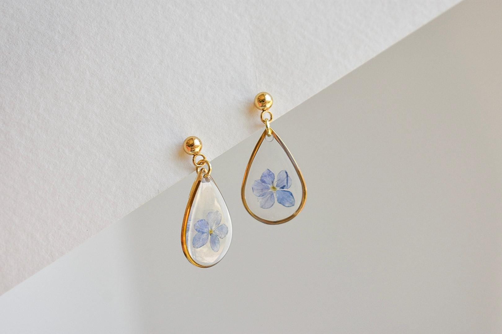 Custom Wedding Jewelry Set, Handmade Resin Necklace and Earrings with Pressed Flower Bridal Bouquet