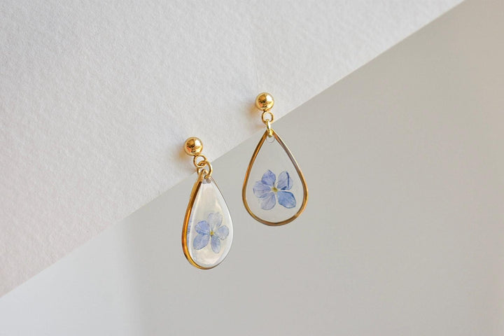 Custom Wedding Jewelry Set, Handmade Resin Necklace and Earrings with Pressed Flower Bridal Bouquet