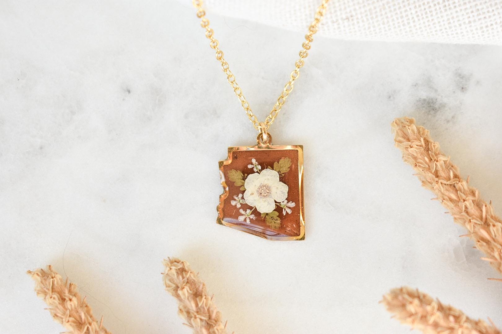 Arizona Sedona Sands Flower Necklace: Handmade Resin Jewelry, State Gift