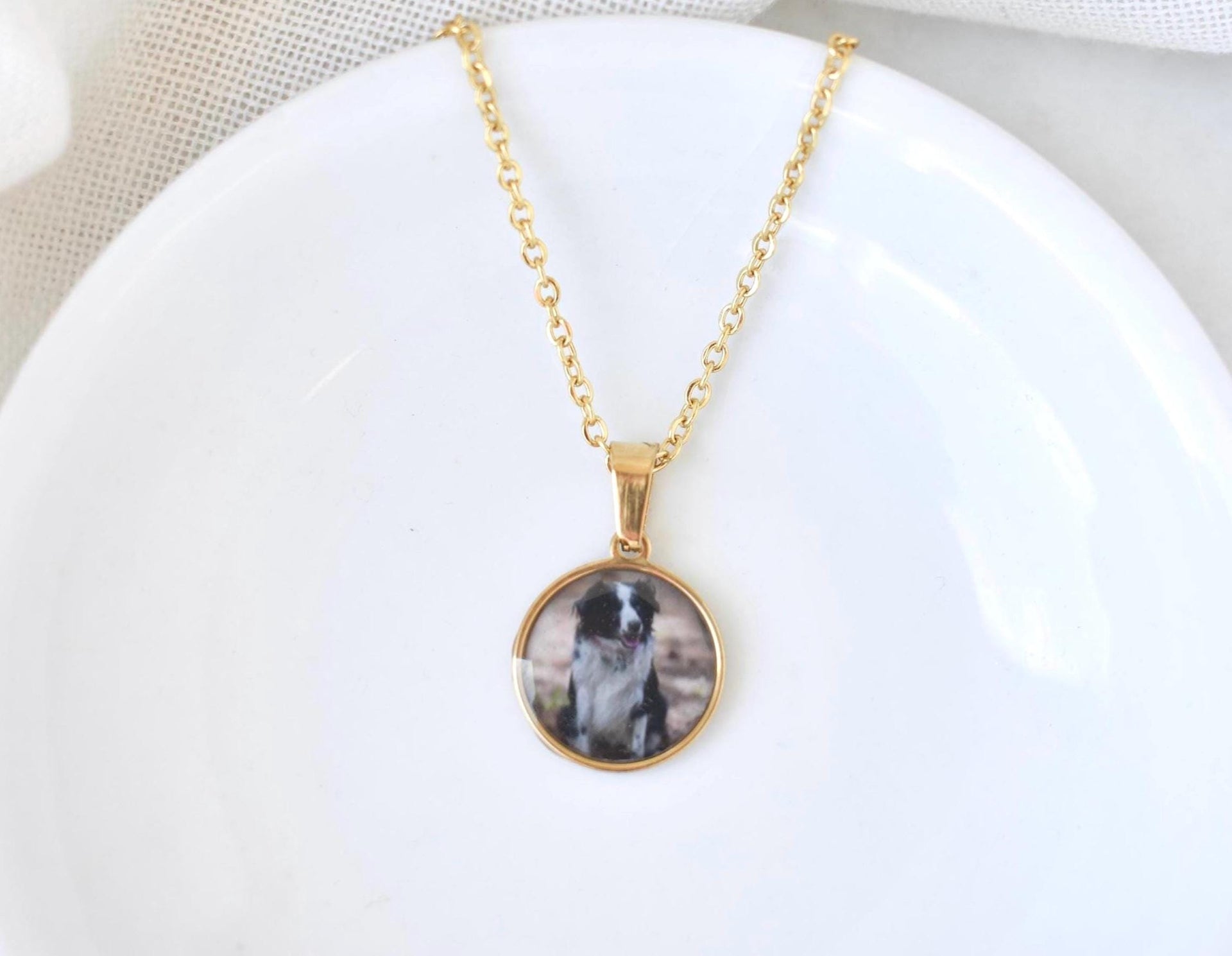 Custom Australian Shepherd Dog Photo Necklace – Personalized Pet Portrait Jewelry – Memorial Keepsake Gift for Dog Lovers
