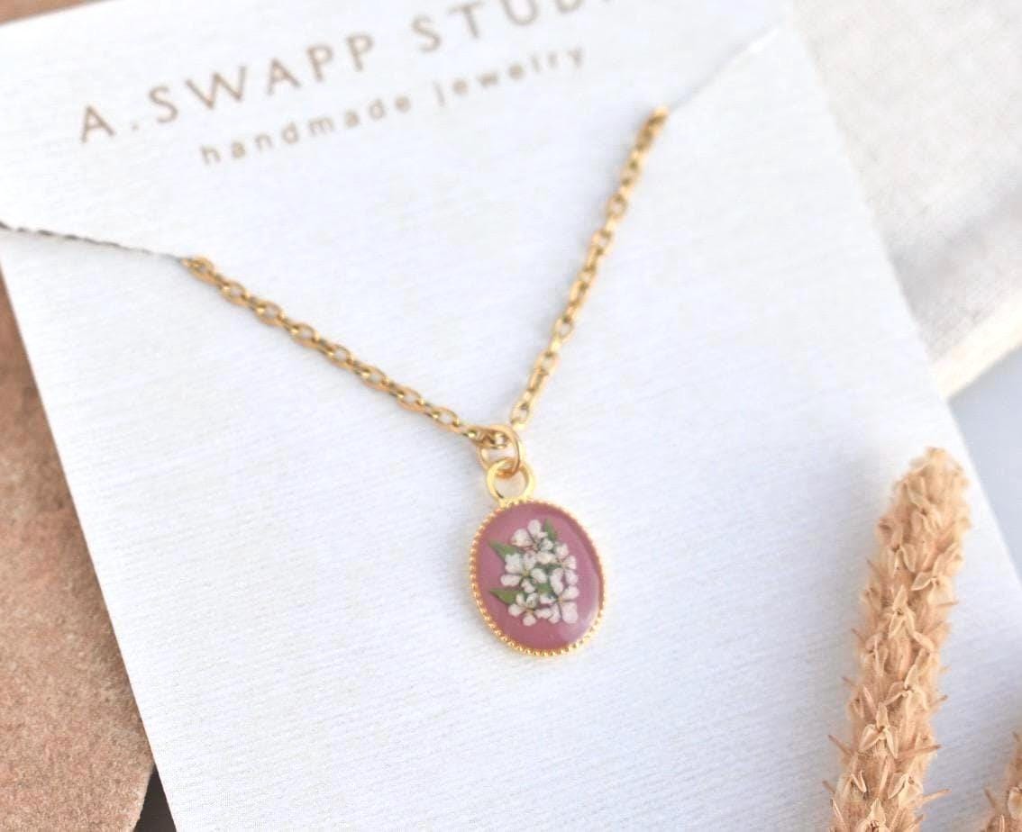 Dainty Pressed Flower Necklace | Colorful Handmade Nature Resin Jewelry | Queen Anne’s Lace | Symbol of love, goodluck, safety, etc.